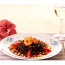 arroz-negro-com-camaroes-e-crispy-de-alho-poro-ao-perfume-de-limao-siciliano